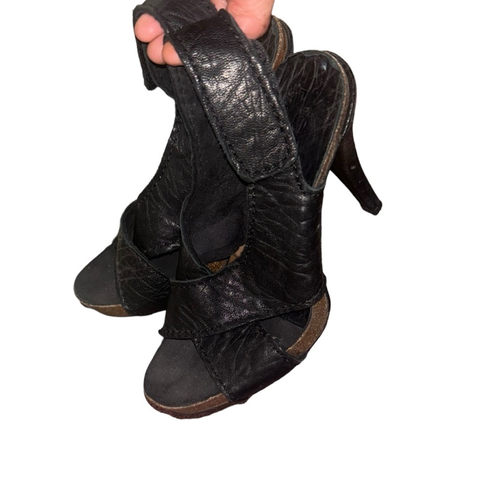 Pedro Garcia black leather platform heels size 37 1/2 size 7.5 - Picture 10 of 10